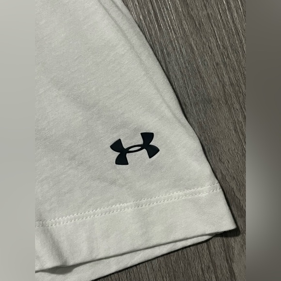 White/Black Under Armour Long Sleeve-Juniors Size Small-Mesh on Sleeves - Picture 6 of 7